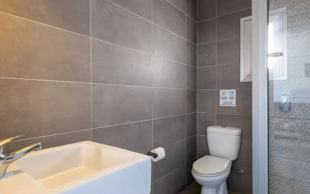 Rio Gardens - Cute 1-bdr Apt w Balcony