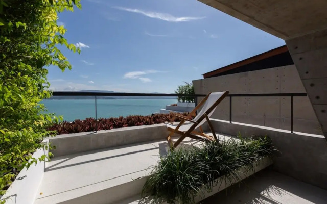 Gamay 3-bedroom Villa With Beach Access