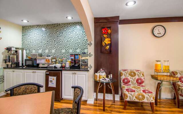 Rodeway Inn & Suites Houston near Medical Center
