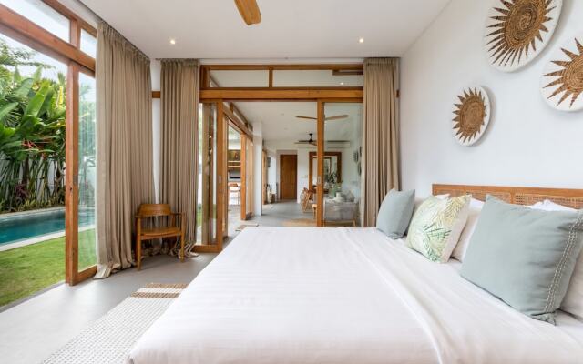 Beautiful Boho-chic 4br Tropical Villa in Pererenan Canggu