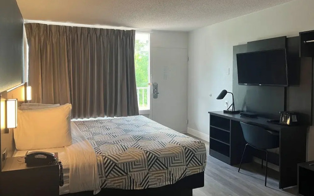 Studio 6 Hammond, LA – I12 – I55