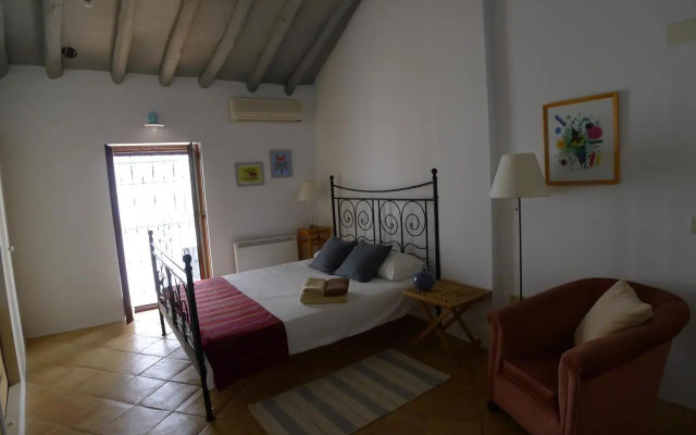 Salvatierra Guest House