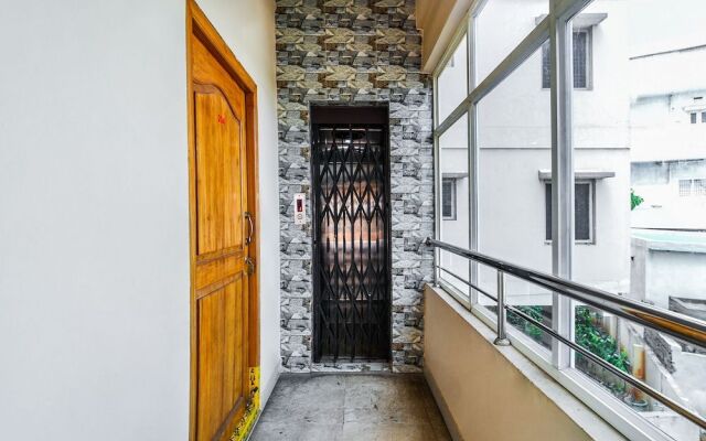 OYO 14207 Royal Residential Lodge