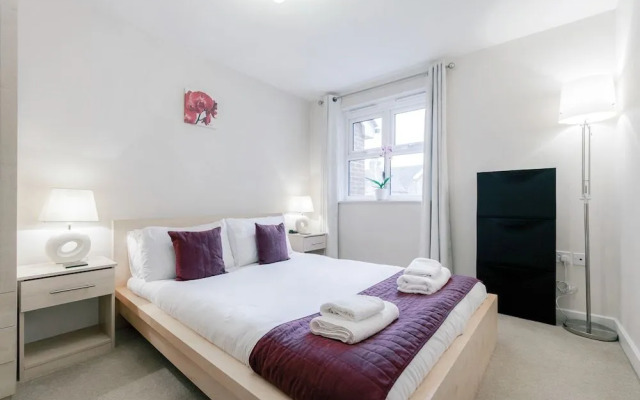 Roomspace Apartments-Courtyard Guildford