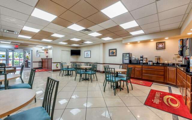 Econo Lodge Louisville Downtown