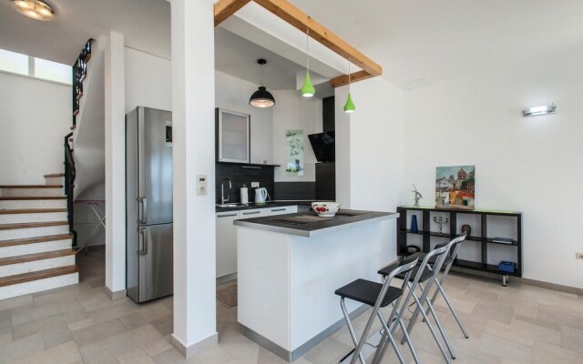 Stunning Home in Sevid With Wifi and 5 Bedrooms