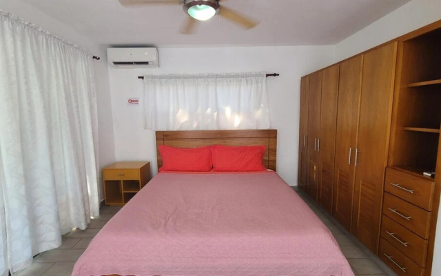 Bachelor s Heaven - Private and Spacious