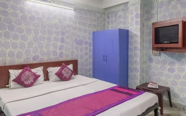 Om Regency By OYO Rooms