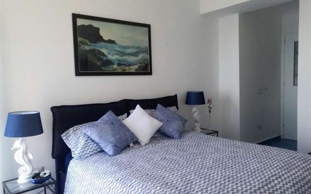 Mareluna Holiday Home