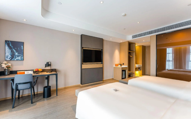 Atour Hotel Jiaxing Haiyan Haifeng Road