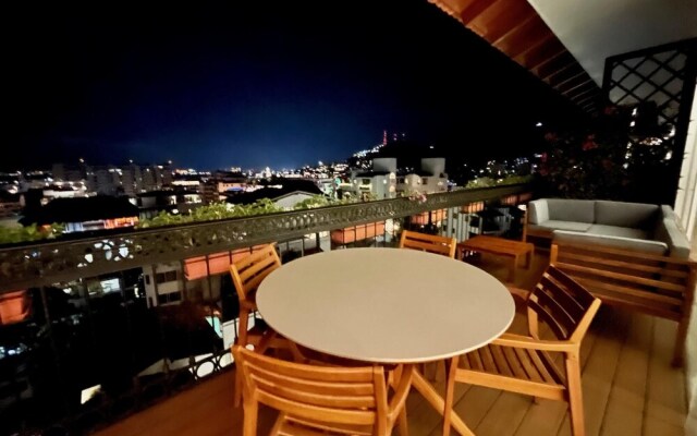 Pier 57 Penthouse 703 Romantic Zone Spectacular Ocean Views