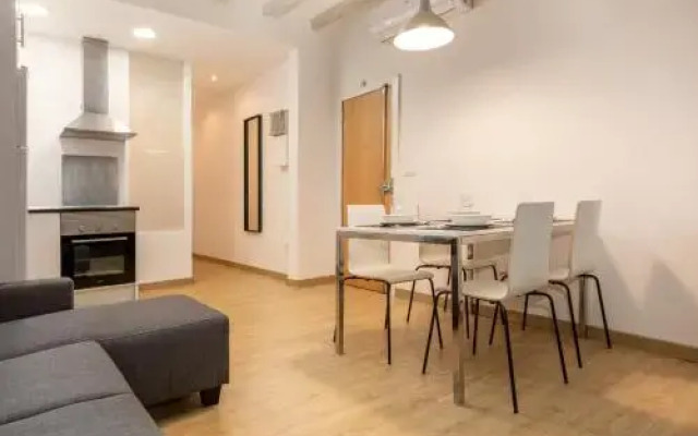 Beautiful 2-bedroom Flat In The City Center