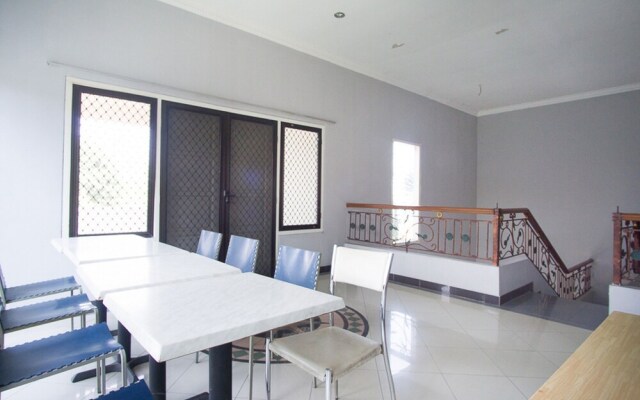 Jasmine Kayla Guest House by RedDoorz