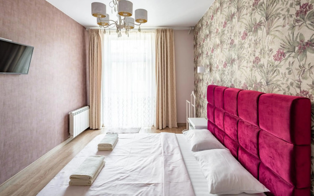 Romari Проспект Свободи 15