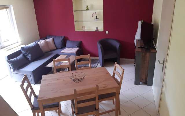 Great Holiday Home With Terrace Near Saxon