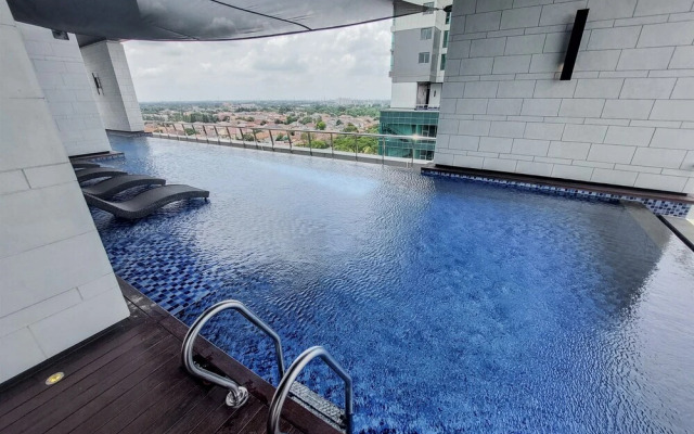 Spacious And Elegant 4Br Apartment At Hillcrest House