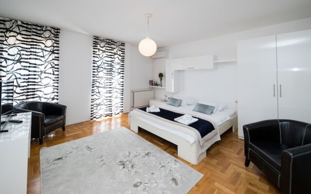 House Villa Jely