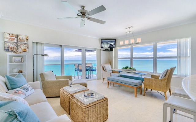 Regatta Beach Club N 913 by Vtrips