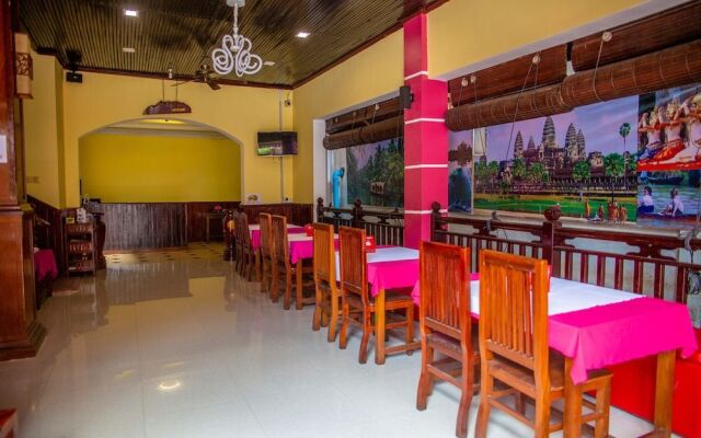 Hotel Rajdhani Palace