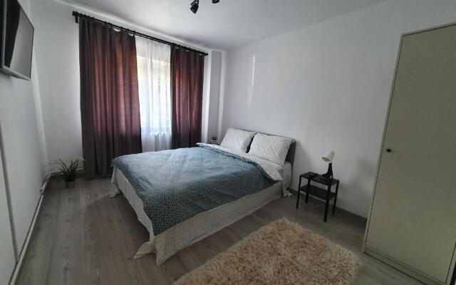 MIA Central, Large Apart, 3 rooms, 2 baths, AFI Mall