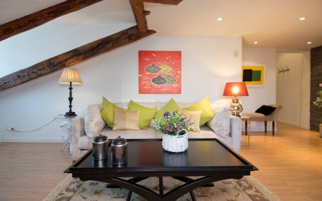 Charming Apartment In The Heart Of Madrid