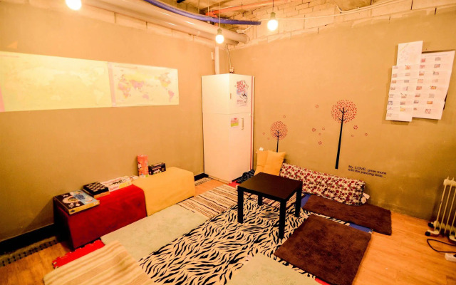 Kimchee Sinchon Guesthouse
