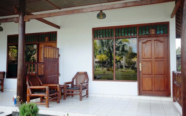 Segara Bukit Seaside Cottages