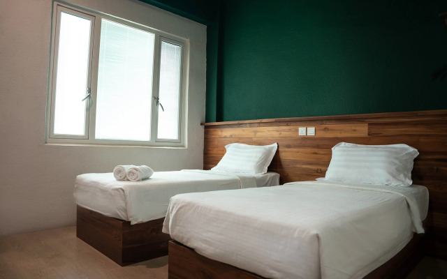 Room V @ Jalan Sultanah Near Bus Stop Batu Pahat