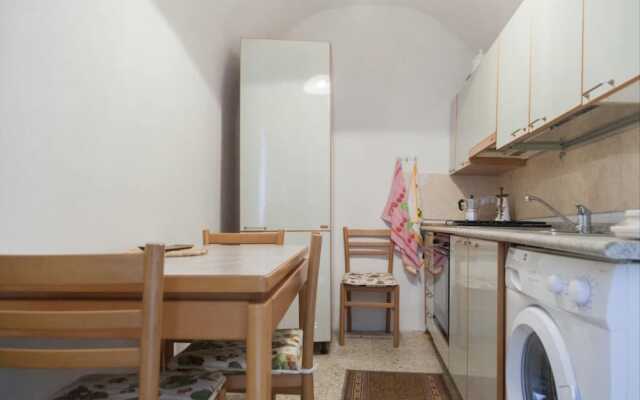 1 Bed Flat - Sleeps 2 - Parking