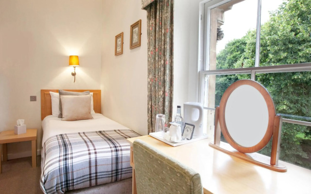 Victoria Square Hotel