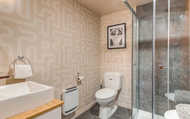 Quebec City 2 Bedroom Treasure