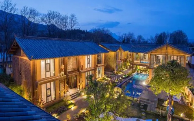 Ansu ·Water Woodden Holiday Courtyard