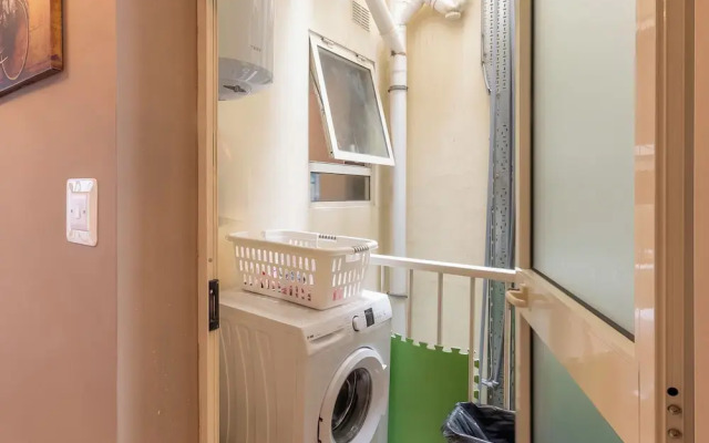 Modern and Comfortable Apart Savoy Garden