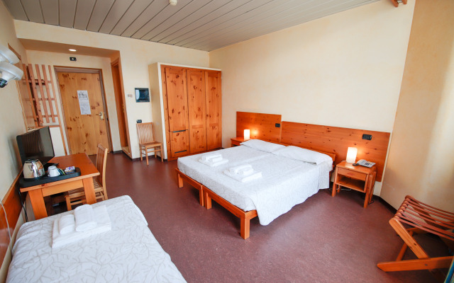 Pràcatinat Hotel & Restaurant