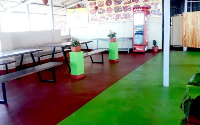 OYO 10236 Strawberry Homes