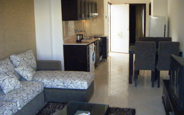 Carlton Deluxe Residences & Apartments