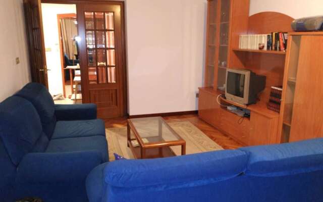 Amplio piso con garaje y vistas al mar