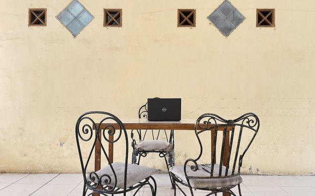OYO Life 93398 Sudimoro Guest House Syariah