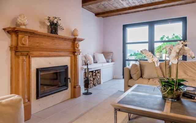 Beachfront Villa Feodora Grande