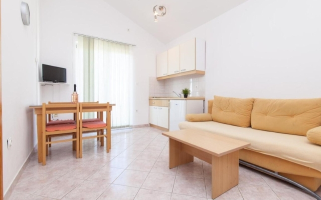 Apartment Vik - 250 m from beach A3 Brodarica, Riviera Sibenik