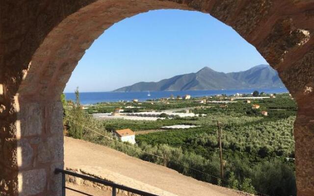 Leonidio Rock climbing house