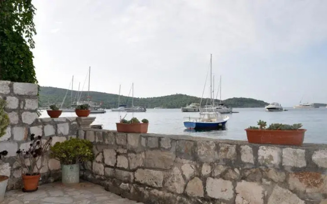 Apartment By The Sea