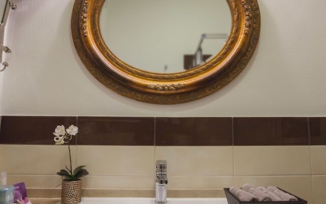 The Golden House Florence Suite