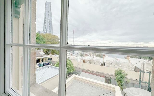 82 Kent St