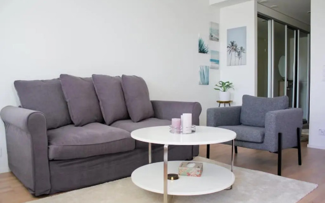 Modern apartment with Sauna, near Transit Hub/Dixi