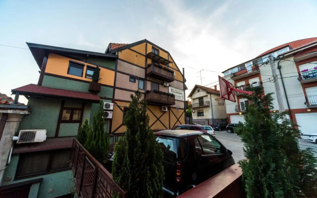 Talismano Restaurant & Apartments