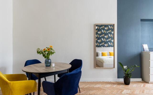 Апартаменты на набережной канала Грибоедова 14