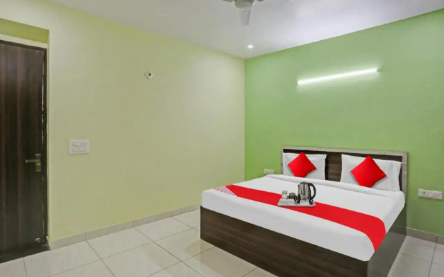 Oyo Flagship 700795 Pl Residency