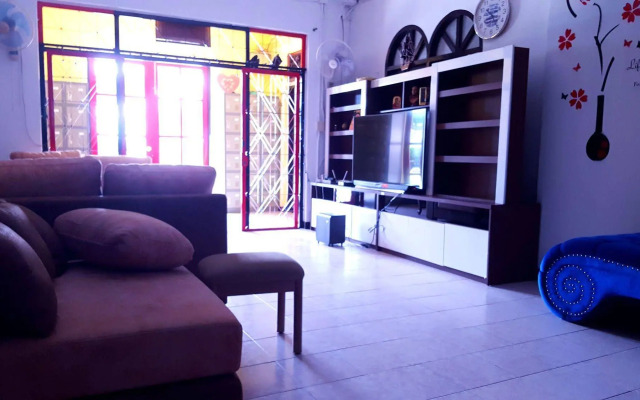 Super Hostel