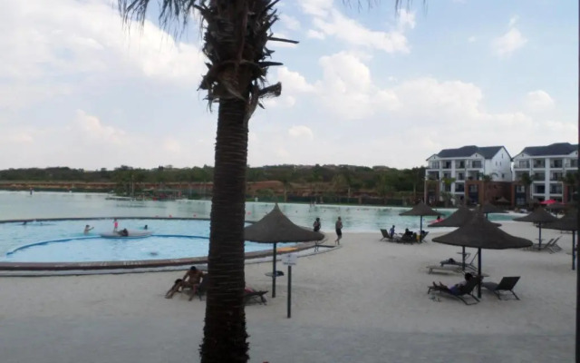 The Blyde Crystal Lagoon Cologne3